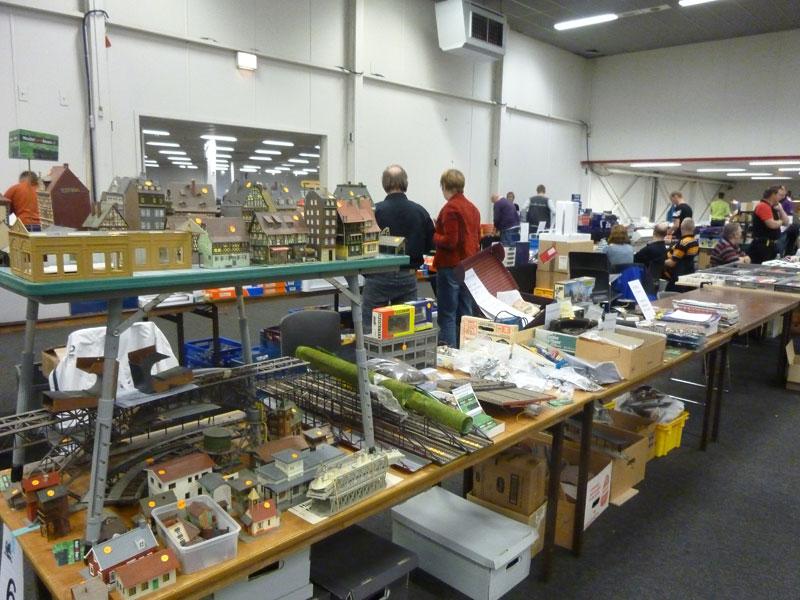 modelspoorbeurs houten, zaterdag 2 juligaan we wel of gaan we niet that\u0027s the question bij mooi weer ben ik er zelf niet of ik moet \u0027s morgens vroeg van de camping sneaken